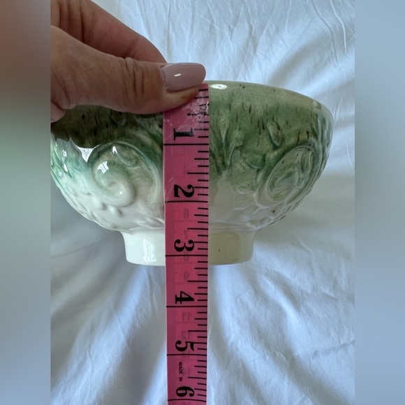 Haeger Vintage 8" Footed Bowl Green/Cream Glaze Scroll Leaf Pattern - Picture 6 of 7